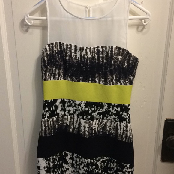 BCBG MAXAZRIA Dress Size 2 - Picture 3 of 11